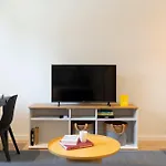 Apartment Golden By An Island