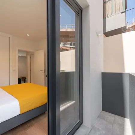 Golden By An Island Apartment *