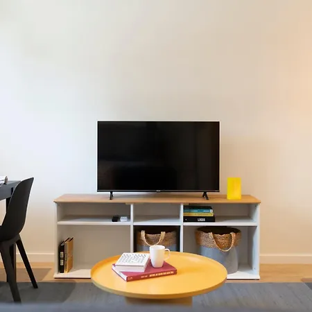 Apartment Golden By An Island