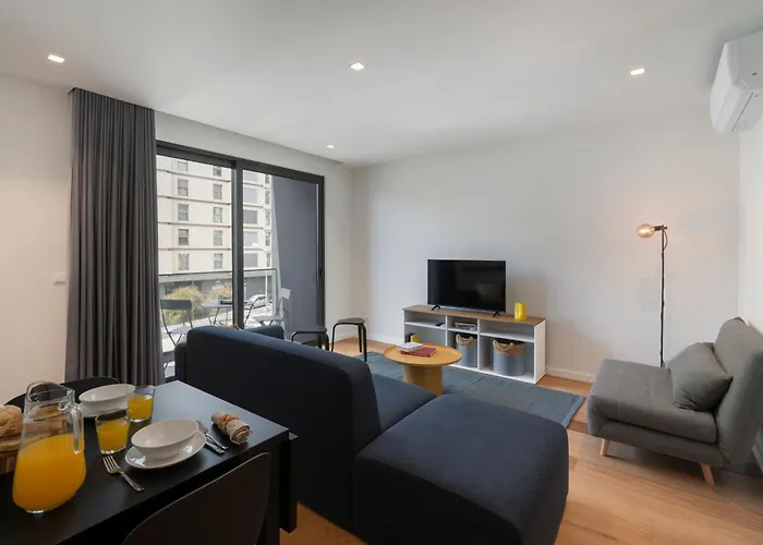 Golden By An Island アパート