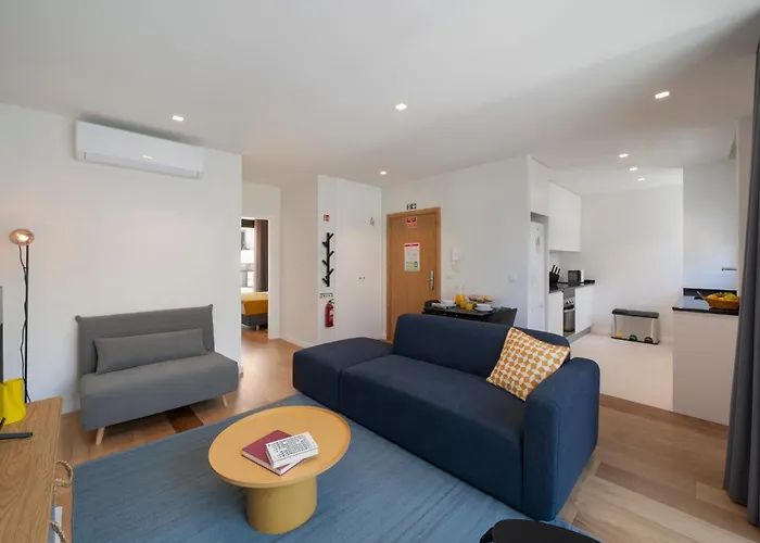 Golden By An Island * フンシャル