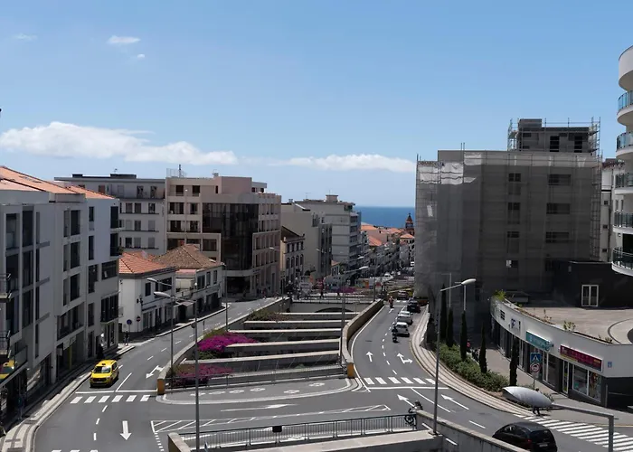 Golden By An Island アパート